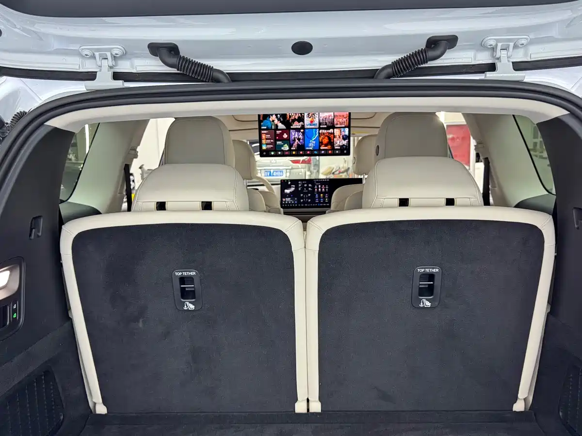 Фото 21 - Li Auto Li i8