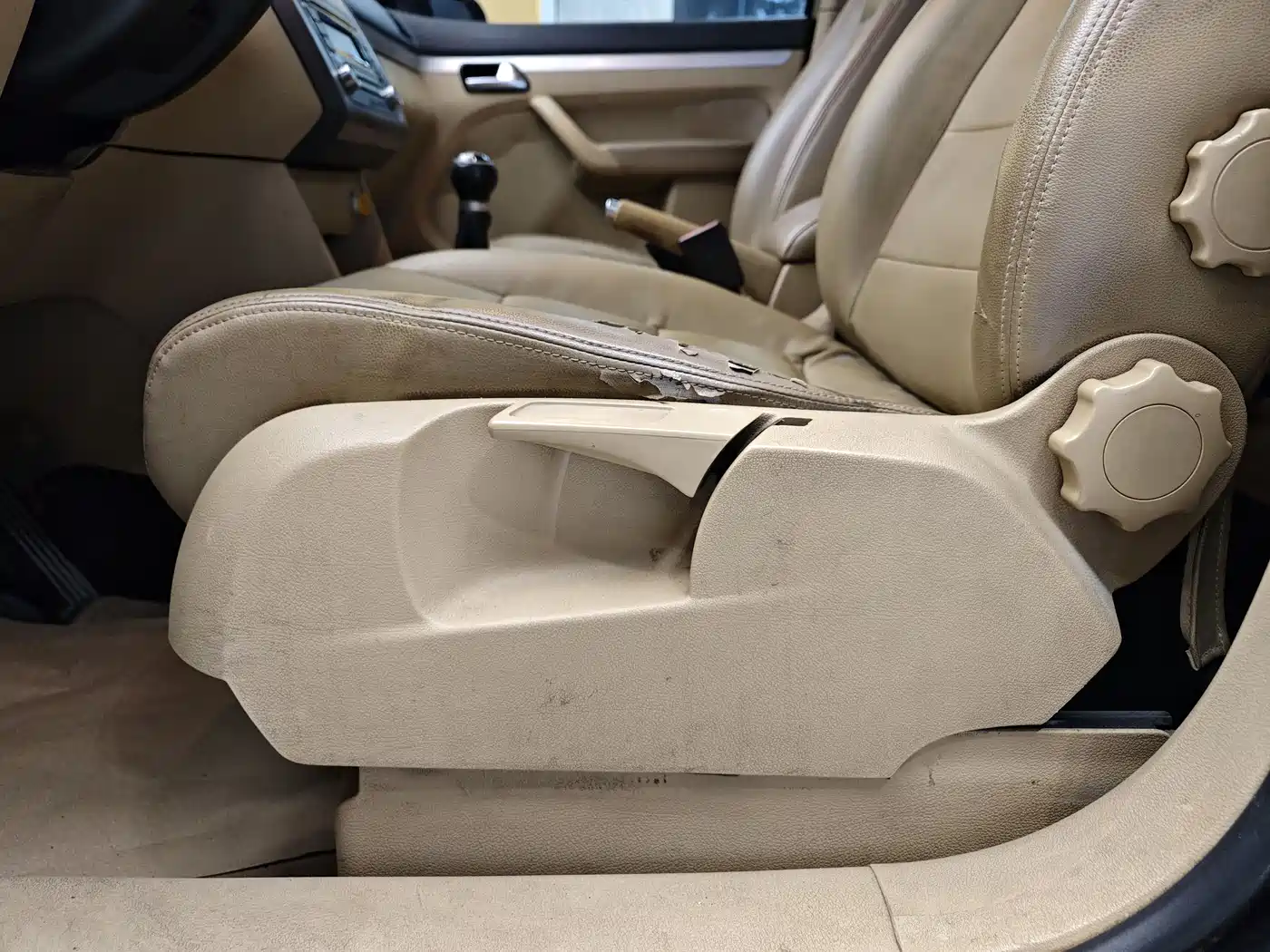 Volkswagen Touran 2011 1.4T Manual Smart Style 5-seater фото 10