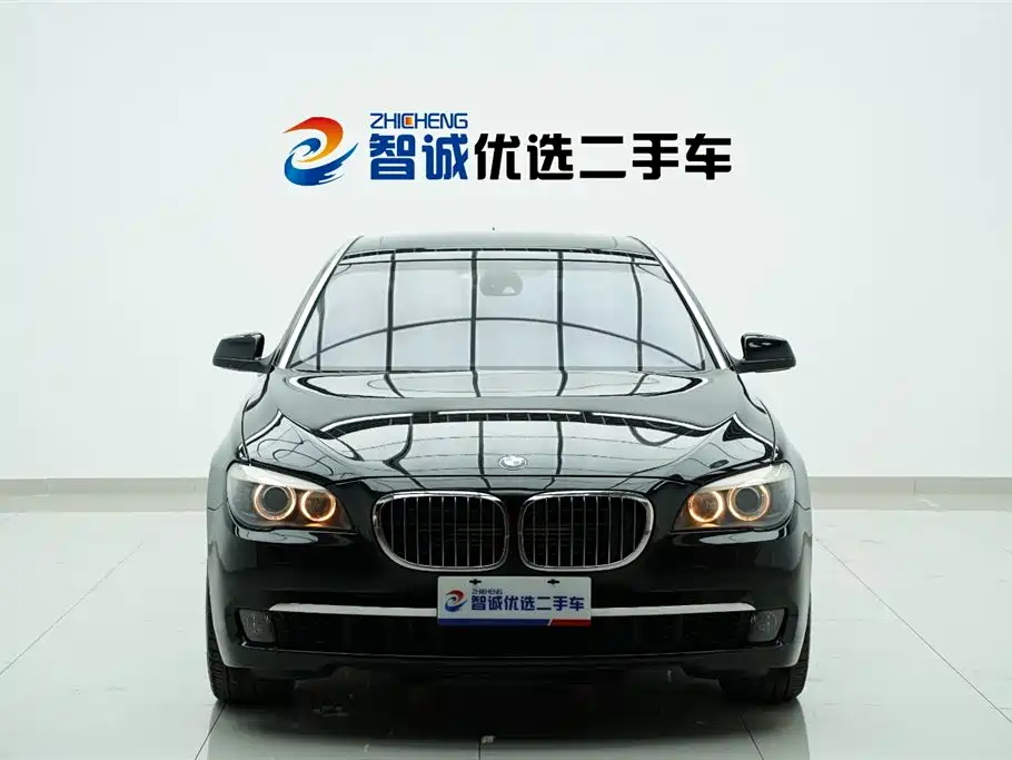 BMW 7 Series 2010 760Li фото 2