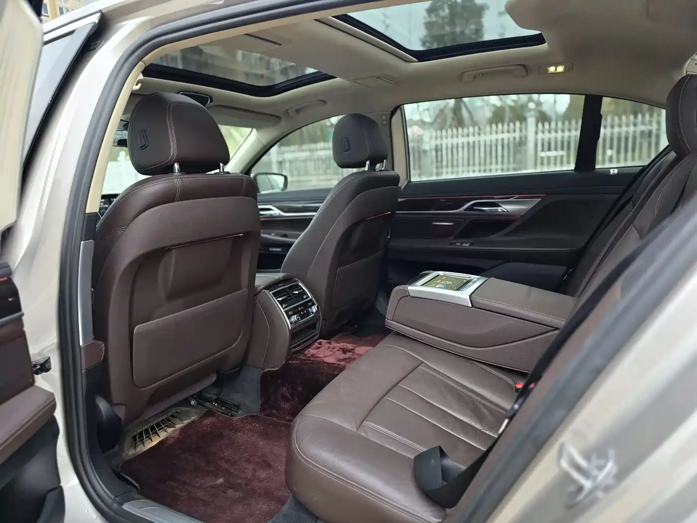BMW 7 Series 2016 730Li Leading фото 7
