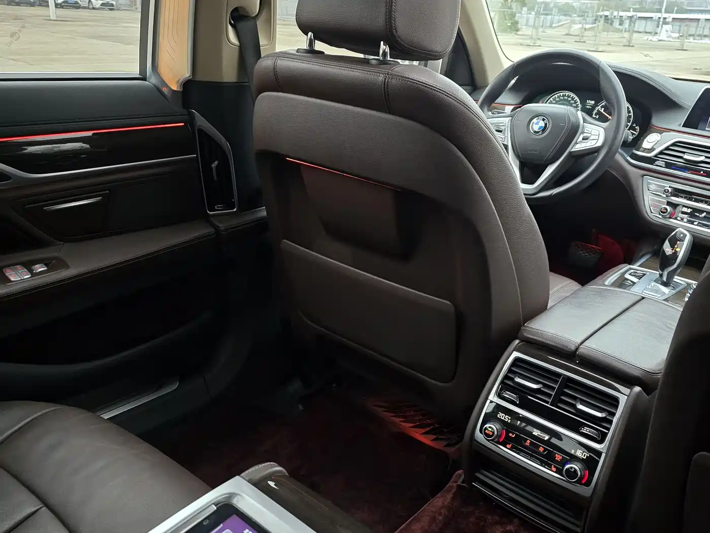 BMW 7 Series 2016 730Li Leading фото 13