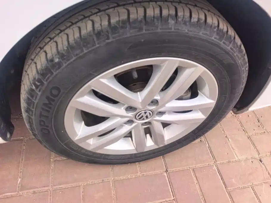 Photo 6 - Volkswagen Jetta