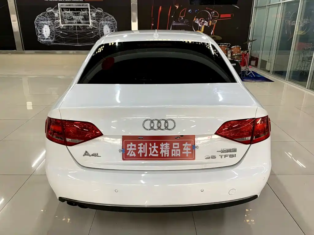 Фото 11 - Audi A4L