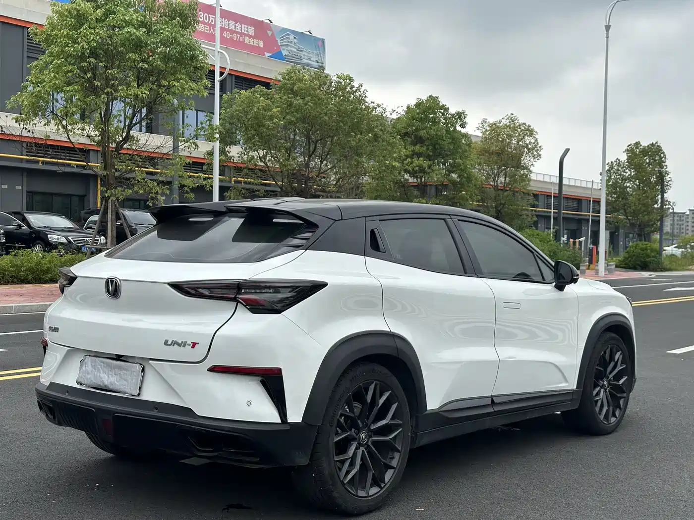 Фото 9 - Changan UNI-T