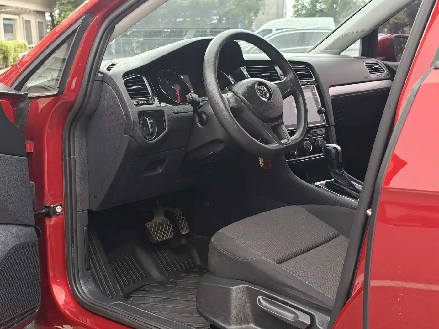 Фото 8 - Volkswagen Golf