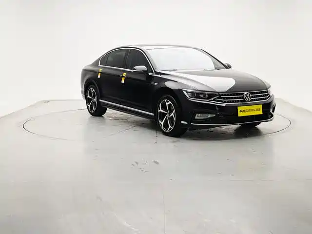 Volkswagen Magotan 2023 Model 2 Million Commemorative Edition 330TSI DSG Luxury фото 6