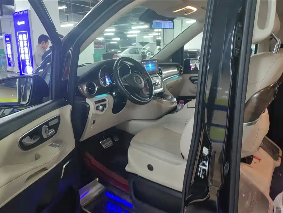 MERCEDES-BENZ V CLASS