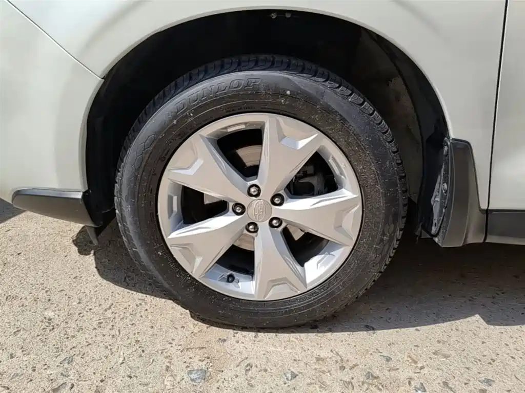 Subaru Forester 2013 2.0i Automatic Luxury Edition фото 25