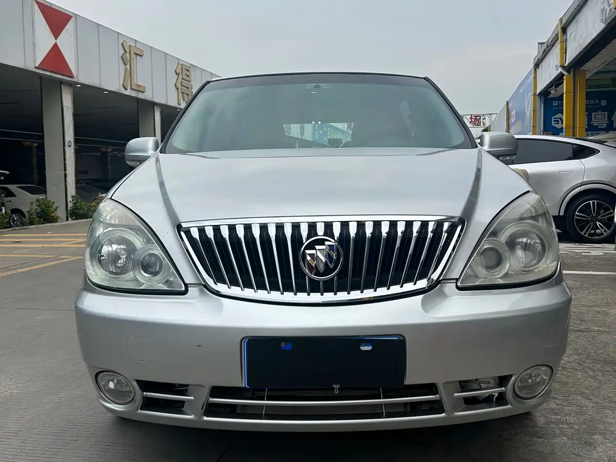 Buick GL8 2014 2.4L Classic Edition фото 2