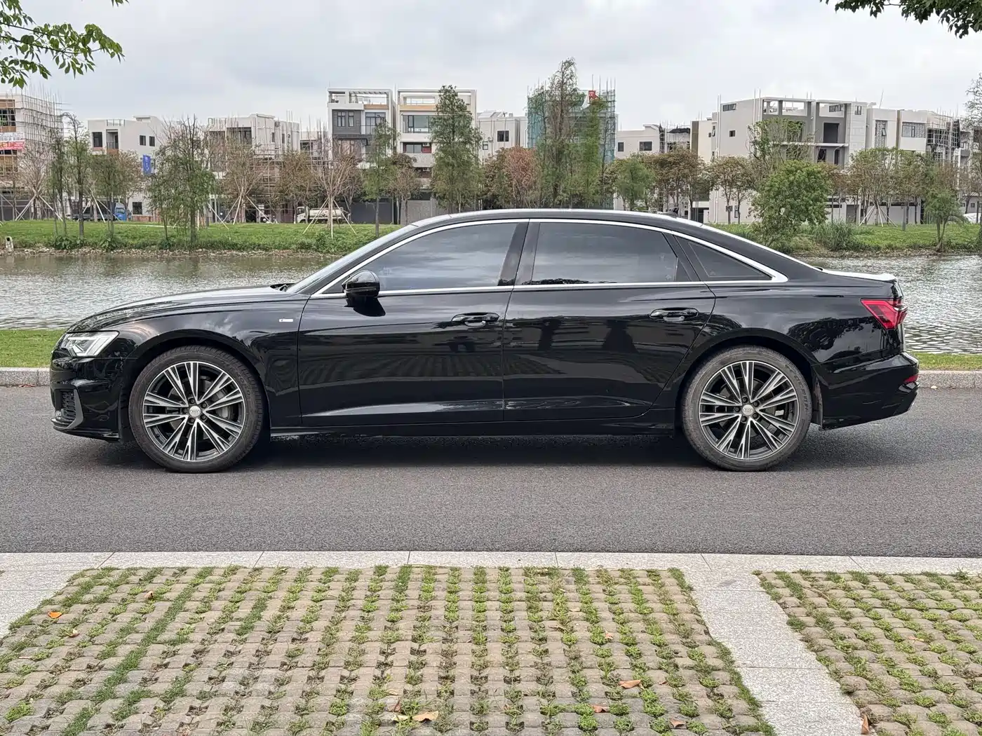 Audi A6L 2022 40 TFSI Luxury Dynamic фото 4