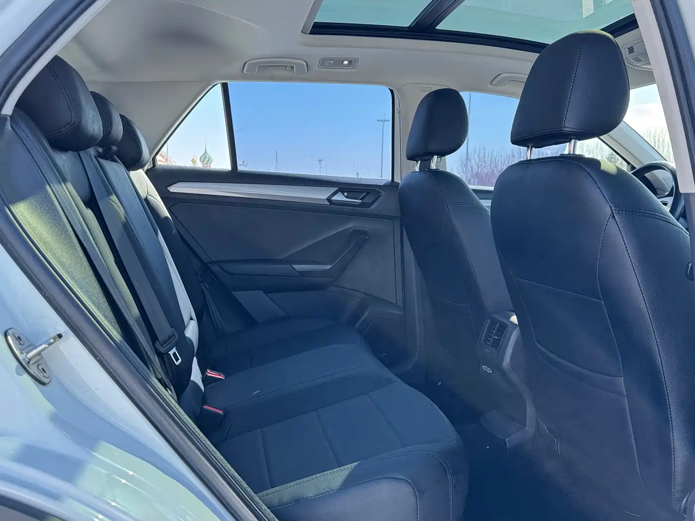 VOLKSWAGEN T ROC EXPLORING SONGS