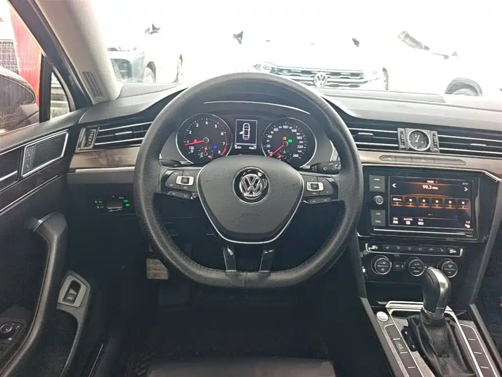 Volkswagen Magotan 2019 330TSI DSG Luxury Class China VI фото 11