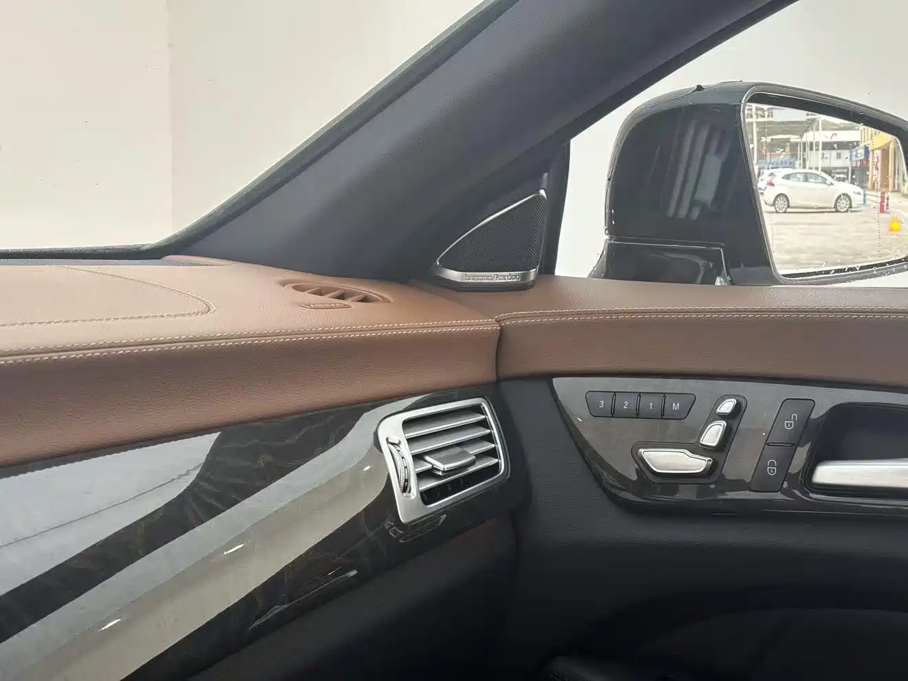 Mercedes-Benz CLS 2016 CLS 320 Edition фото 11