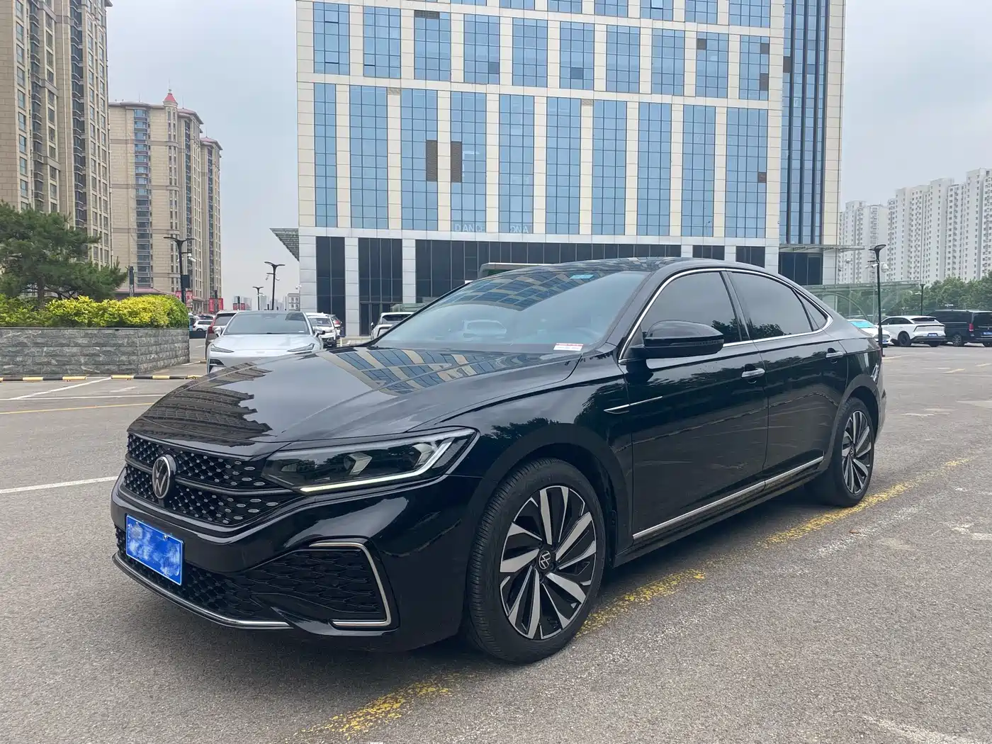 Volkswagen Passat 2022 330TSI Starlight Luxury Edition