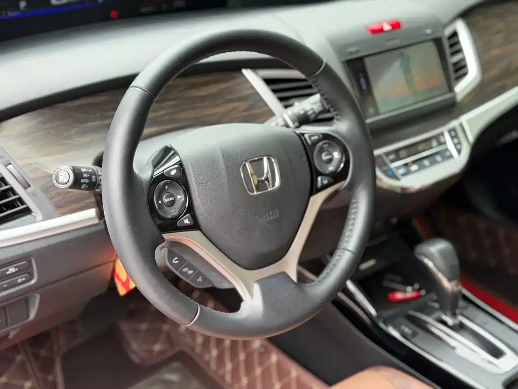 Фото 17 - Honda Jade
