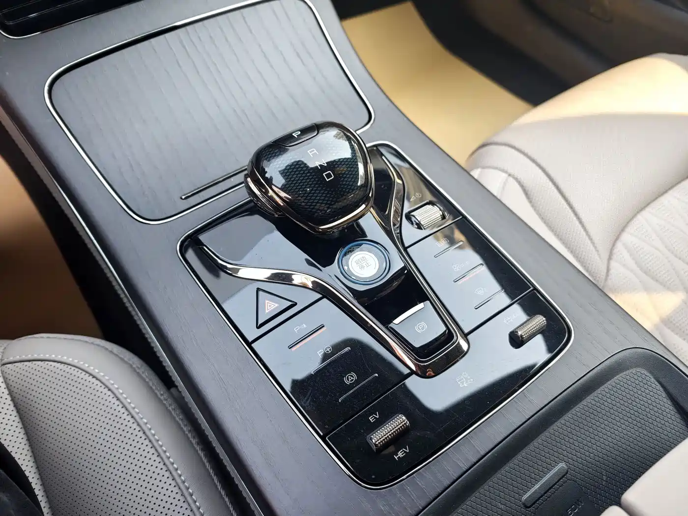 BYD Han 2025 2025 DM-i Smart Driving Edition 125KM LiDAR Flagship