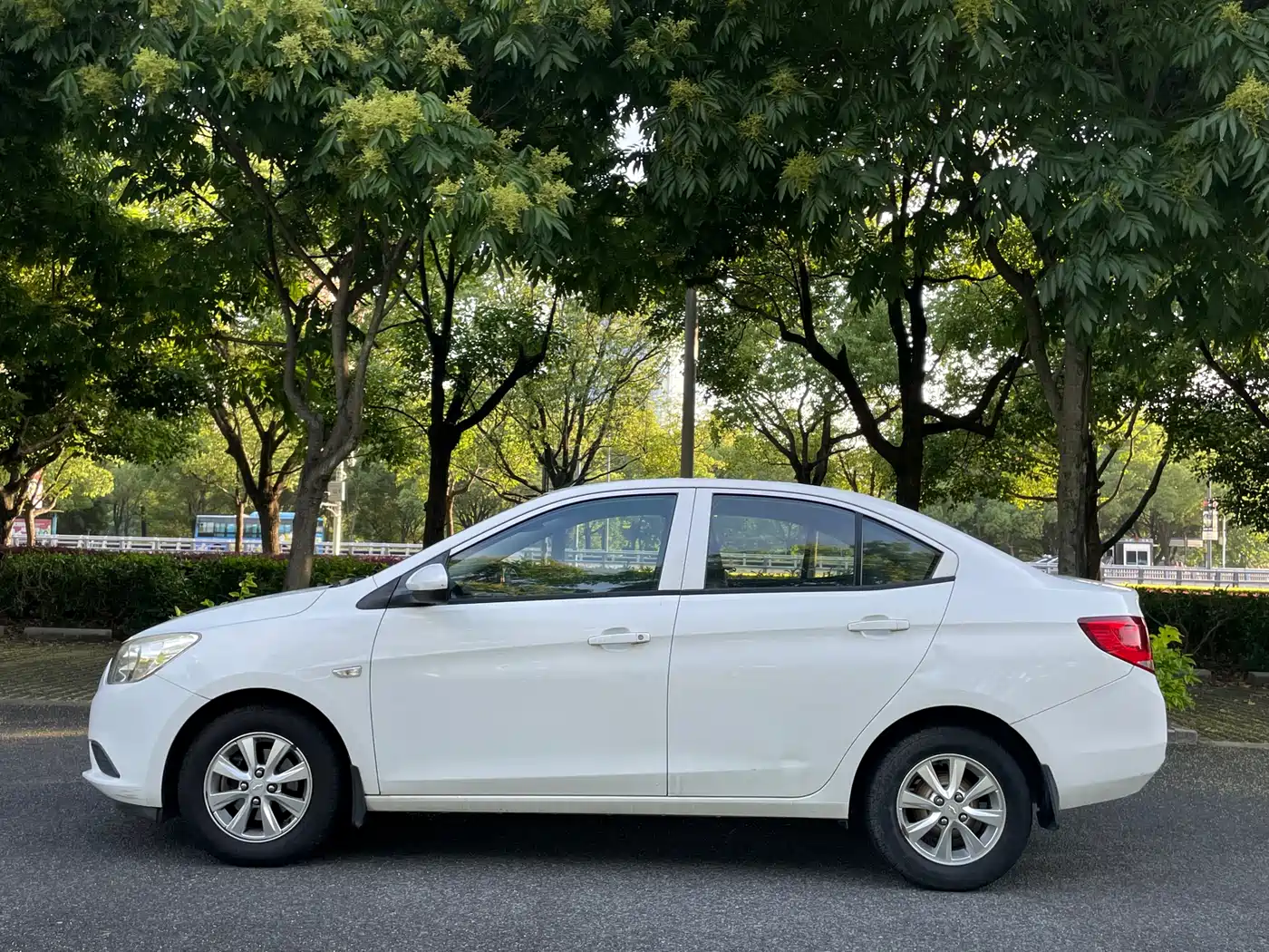 Chevrolet Sail 2015 Sail 3 1.3L AMT Ideal Edition фото 11