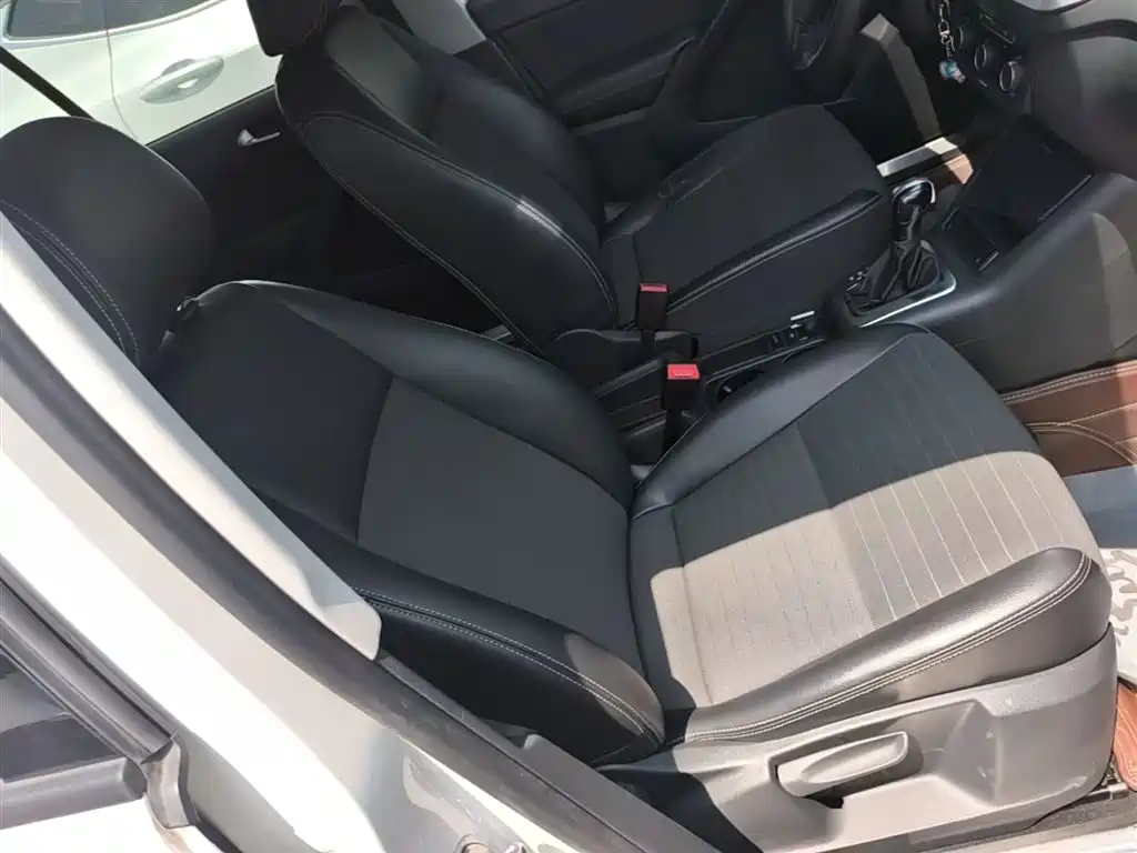 Volkswagen Tiguan 2016 Model 300TSI Automatic 2WD Trend Edition фото 25