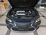 Фото 4 - Lexus ES