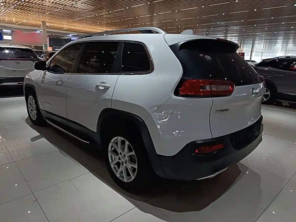 Jeep Cherokee 2019 2017 2.0L Superior Edition