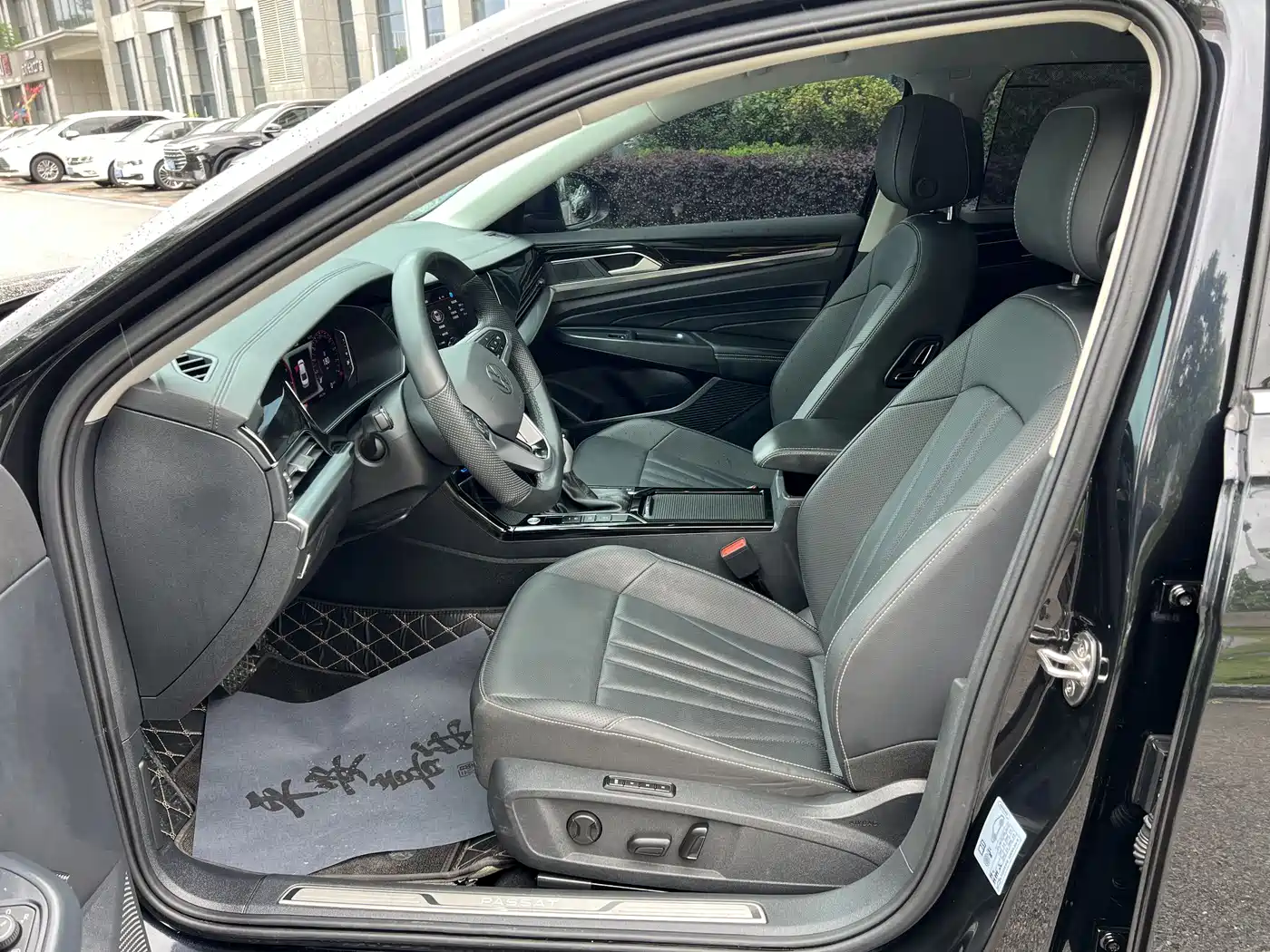 Volkswagen Passat 2025 Outstanding 380TSI Dragon Glory Edition фото 6
