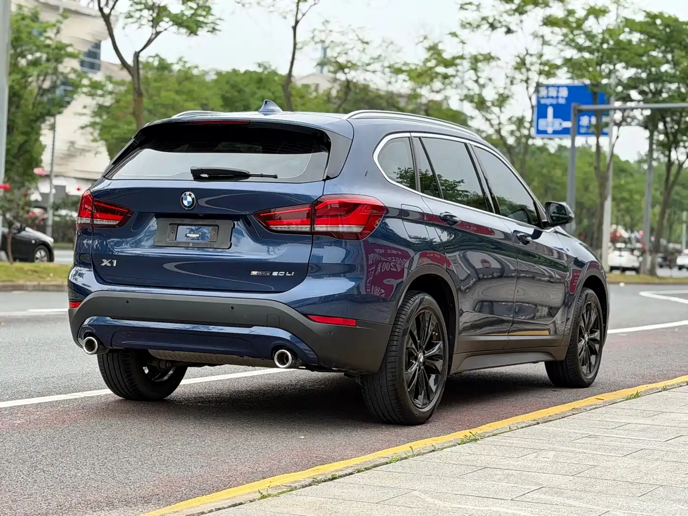 BMW X1 2022 sDrive20Li Fashion фото 3