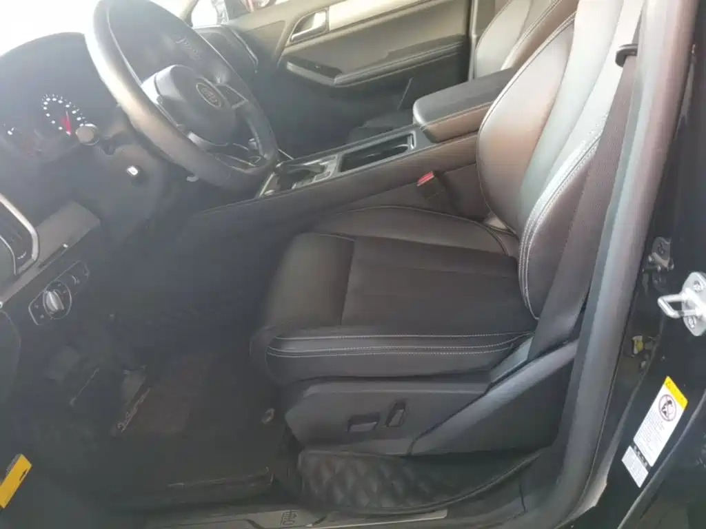 BYD Tang 2020 2019 2.0T Automatic Smart Connect Luxury 5-seater China VI