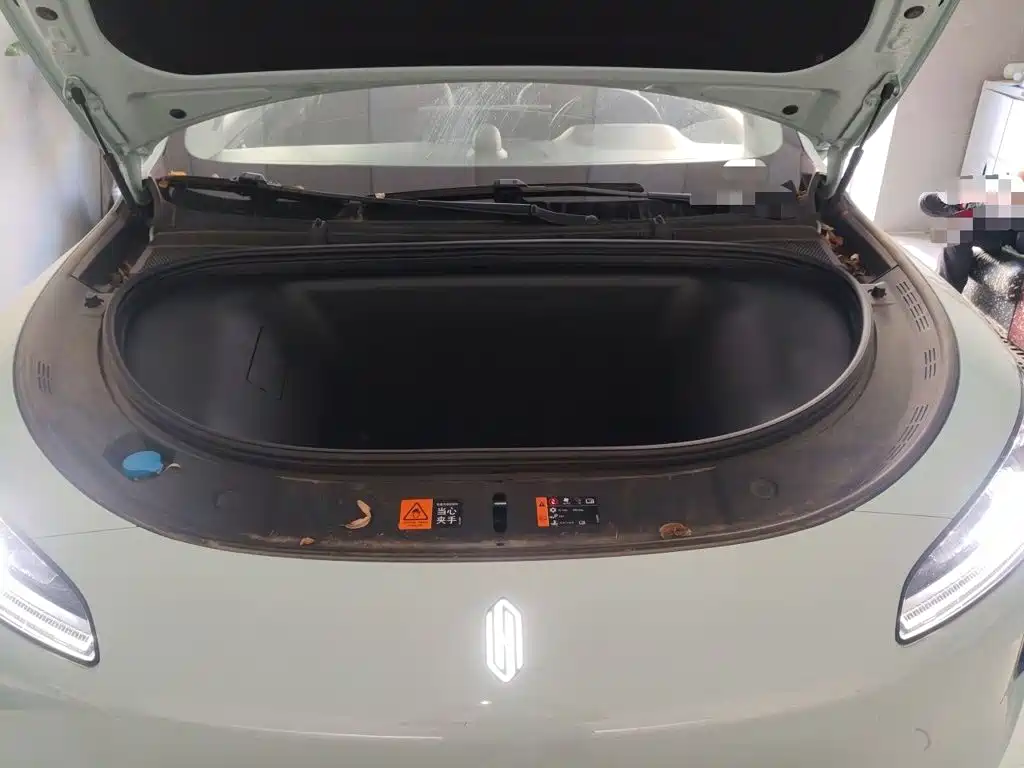 Photo 16 - Shangjie SUV