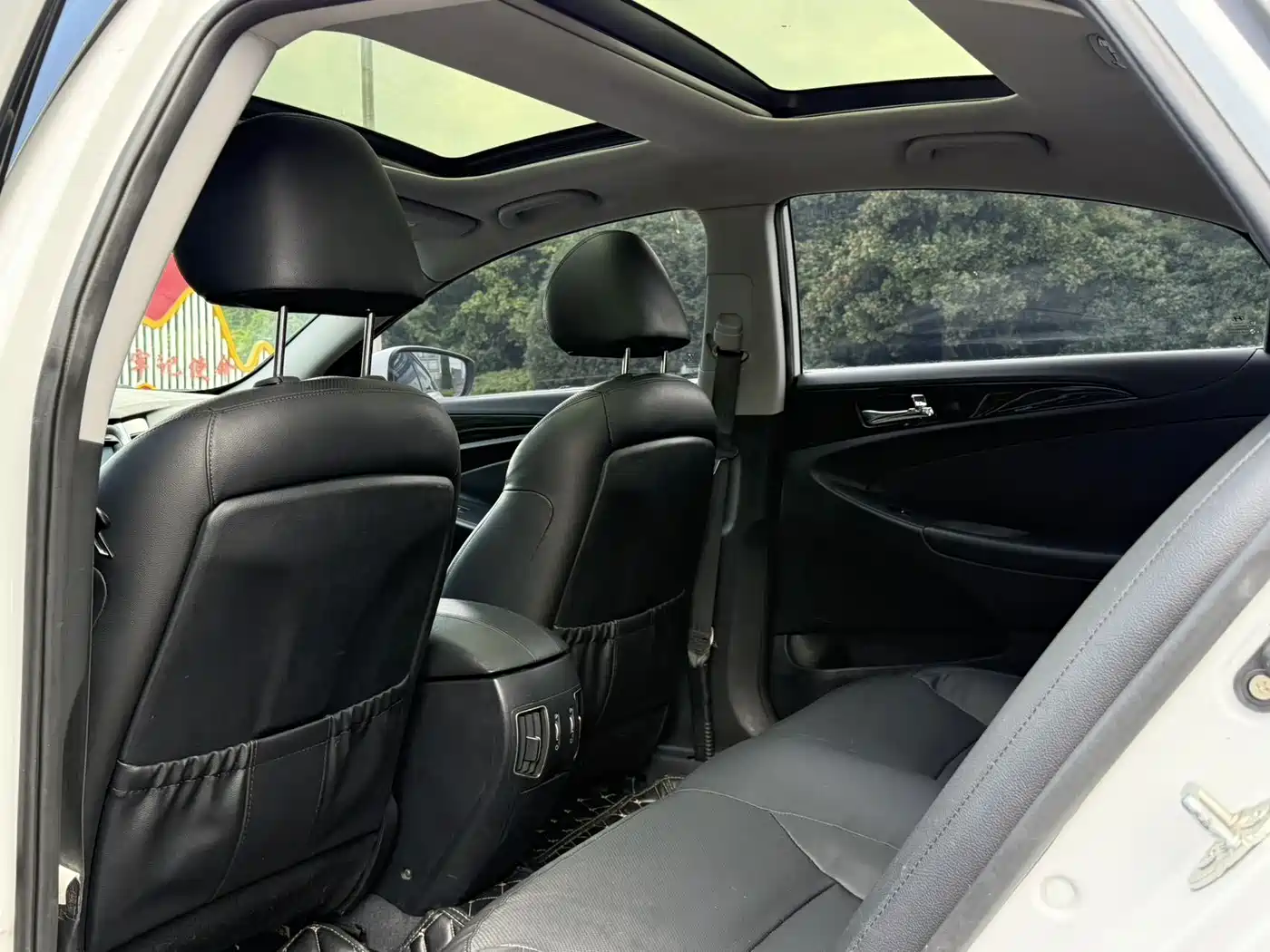 Фото 10 - Hyundai Sonata