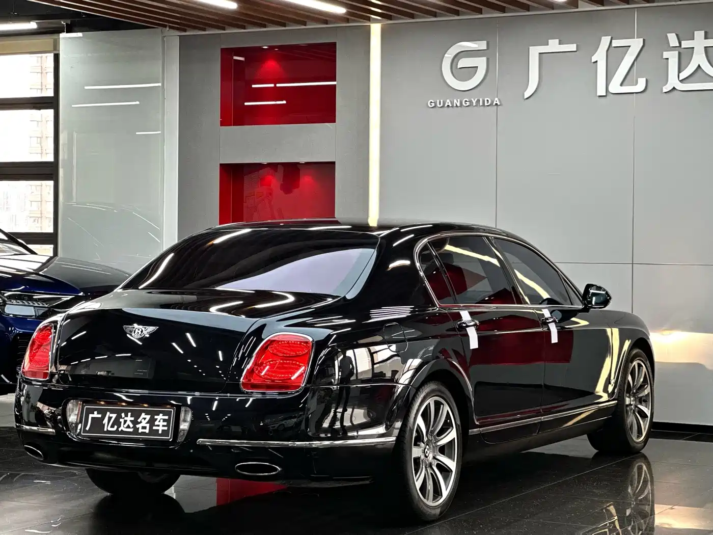 Photo 27 - Bentley Flying Spur
