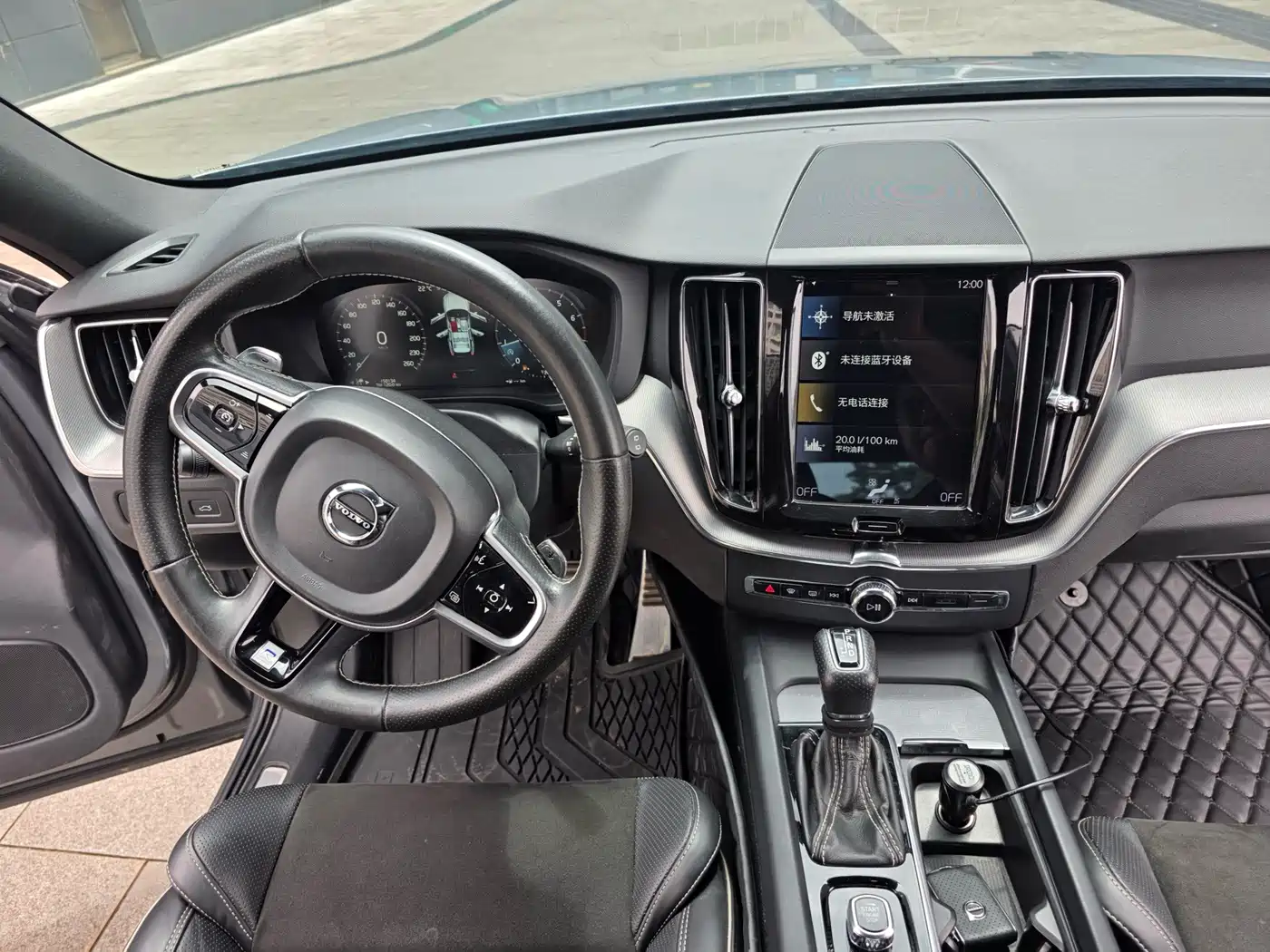 Фото 14 - Volvo XC60