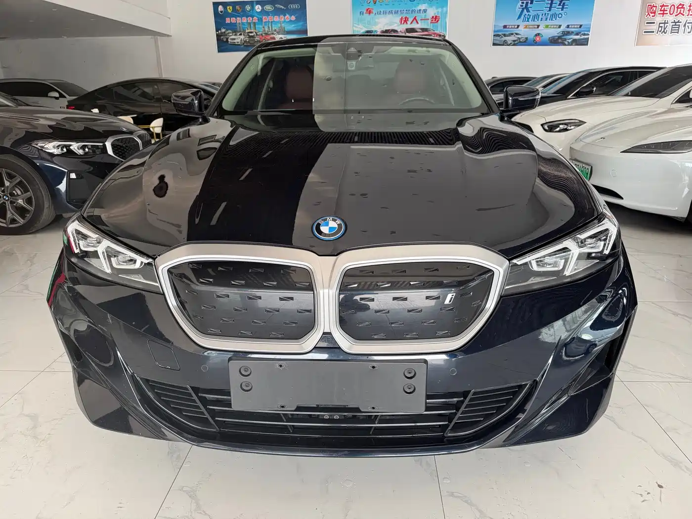 Фото 2 - BMW i3