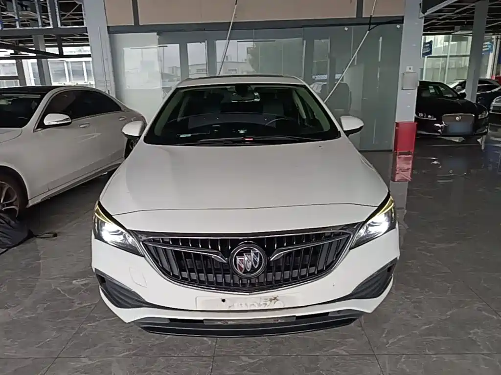 Фото 3 - Buick Verano