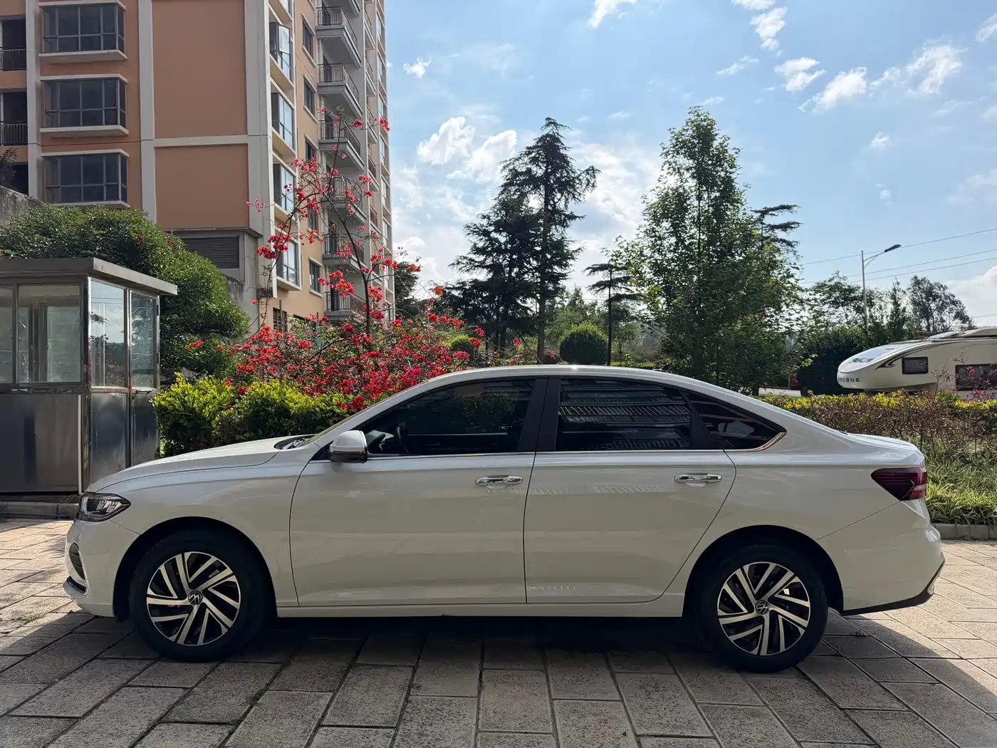 Photo 9 - Volkswagen Lavida
