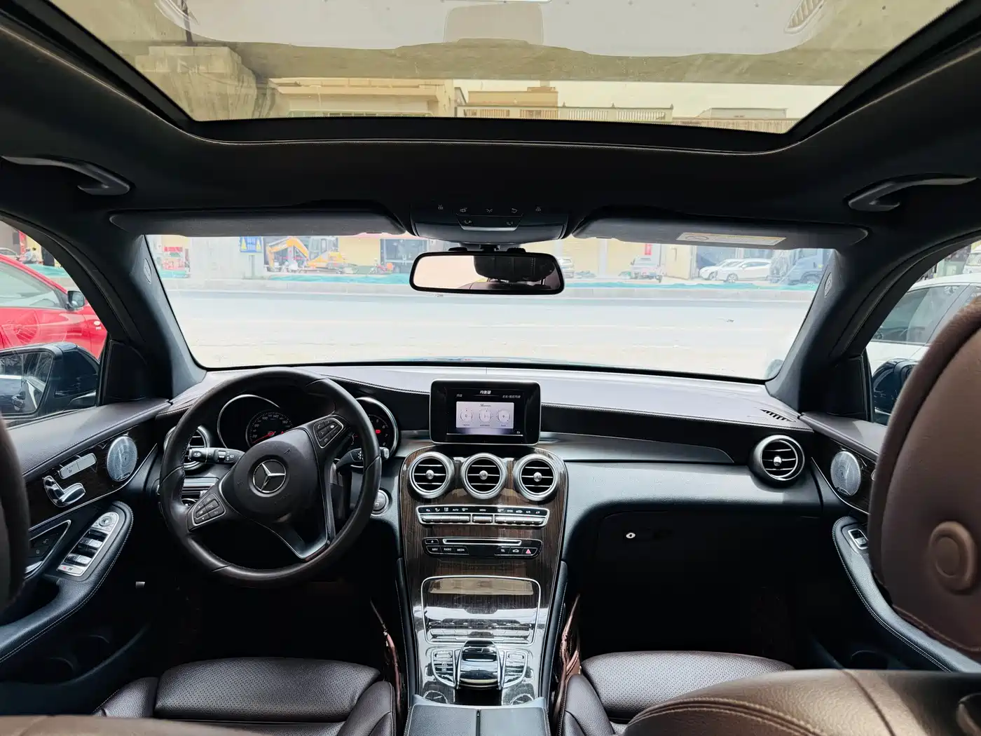 Mercedes-Benz GLC 2018 GLC 260 4MATIC Dynamic фото 4