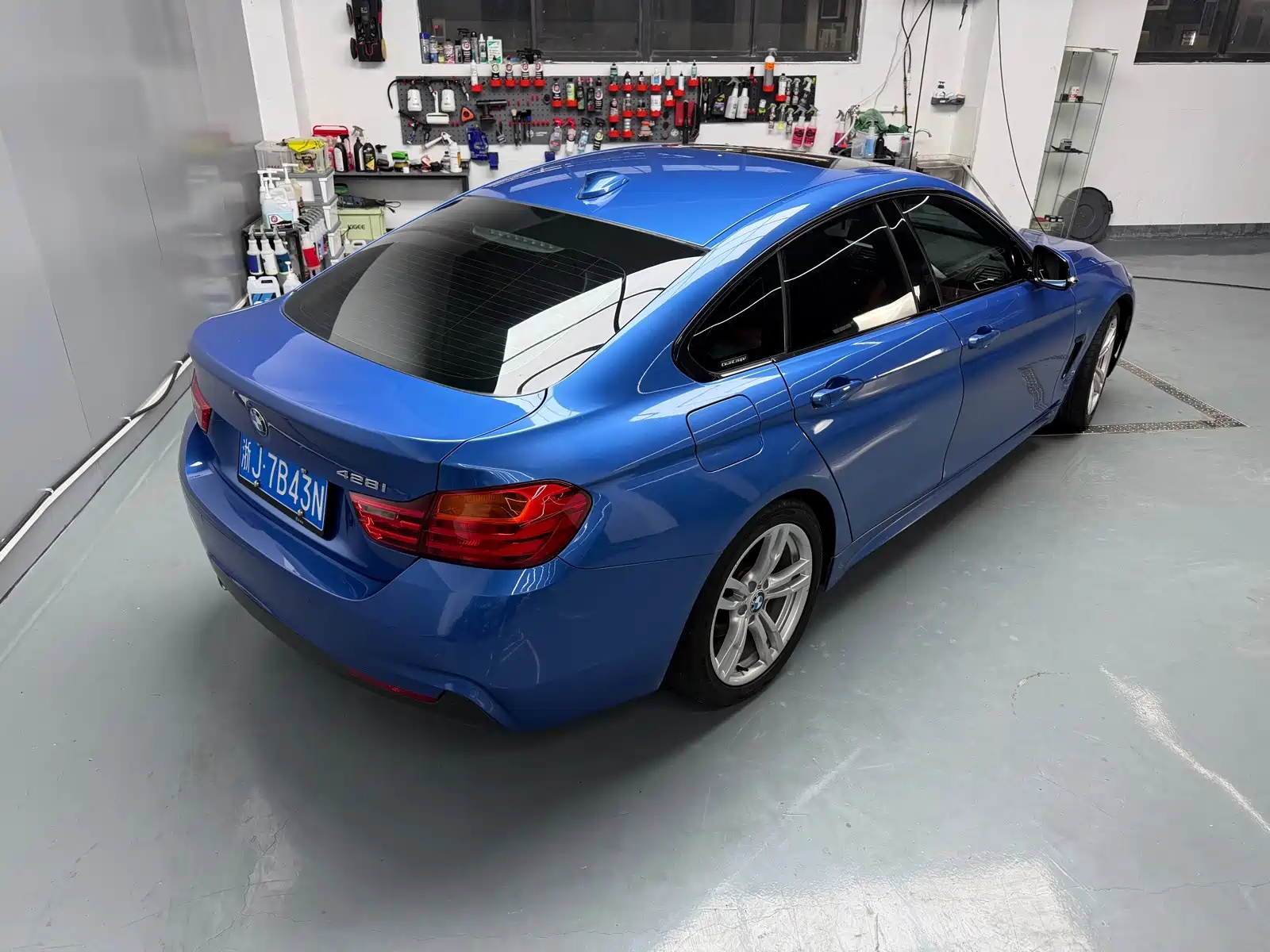 Photo 3 - BMW 4 Series