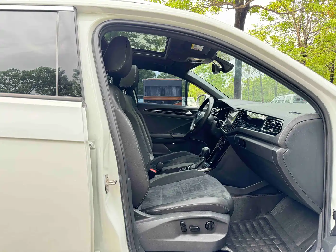 Volkswagen T-ROC 2021 280TSI DSG 4WD Luxury Connected фото 12