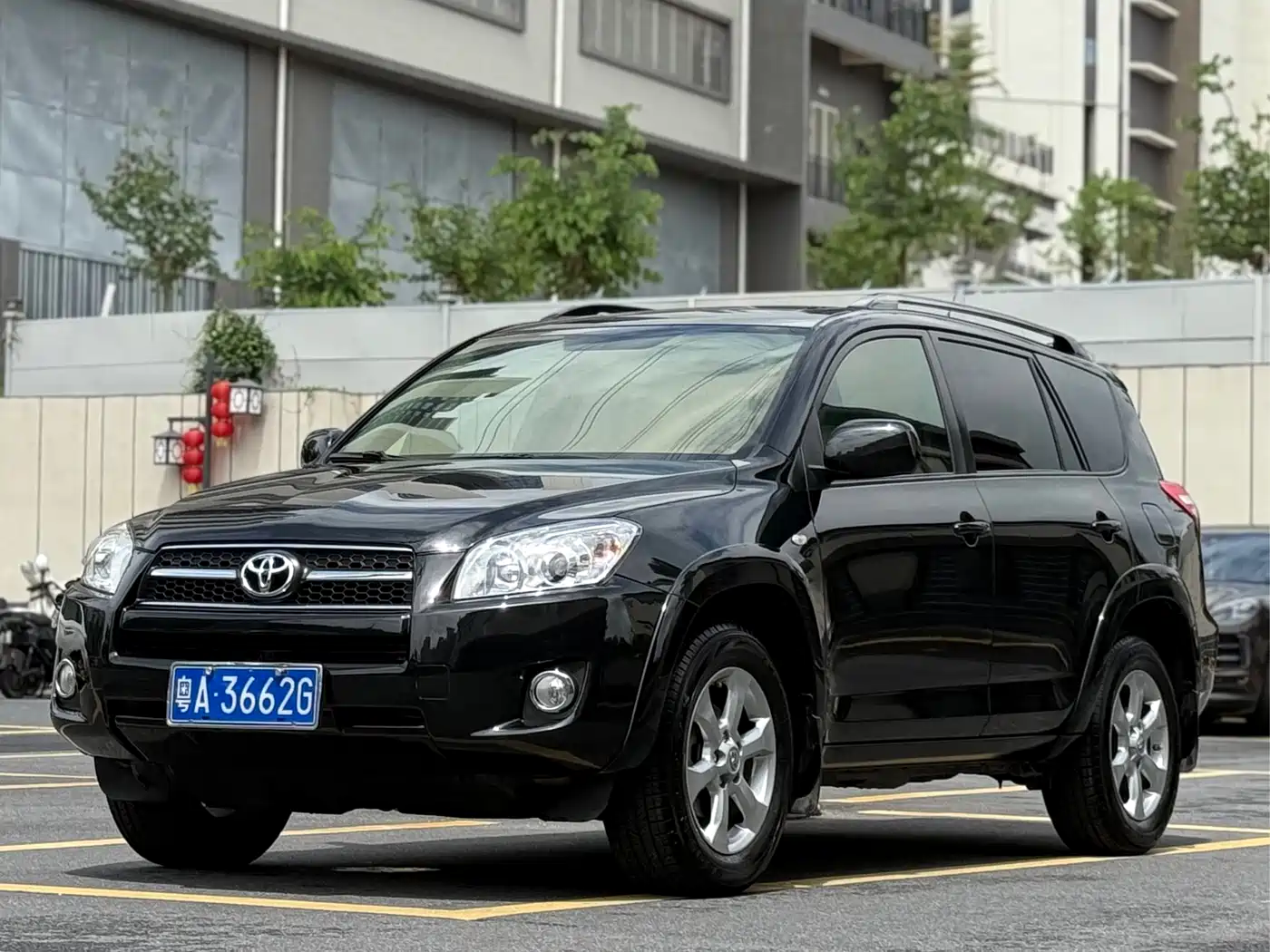 Toyota RAV4 Rongfang 2010 2.4L Manual Luxury Upgrade Edition фото 4