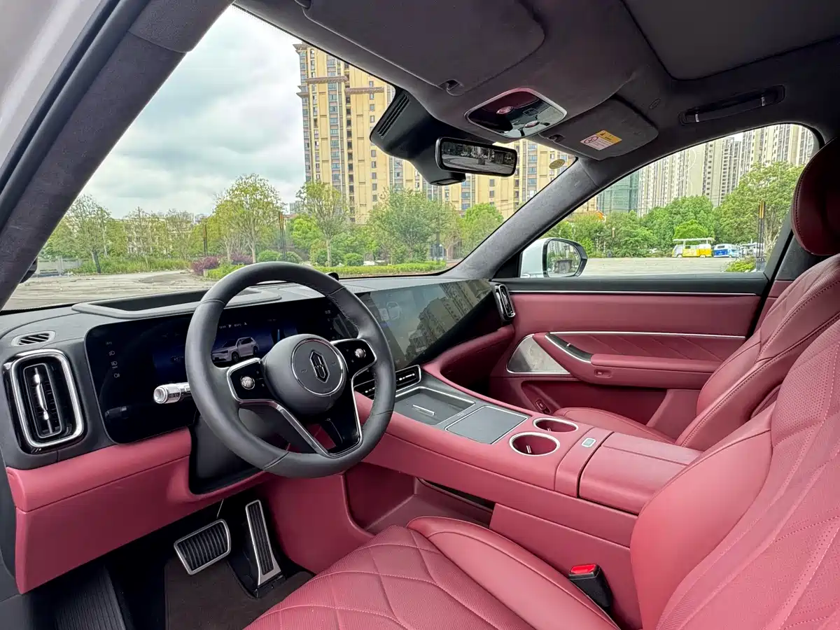 AITO Wenjie AITO M8 2025 Range Extender Max+ Edition 53.4kWh 5-seater фото 7