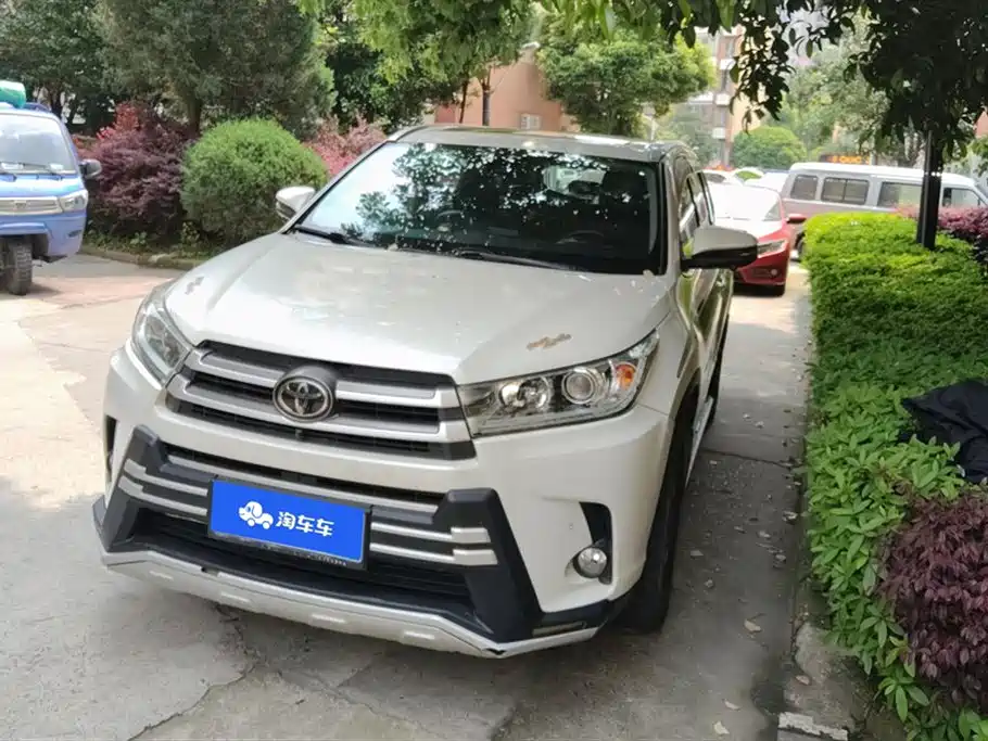 TOYOTA HIGHLANDER