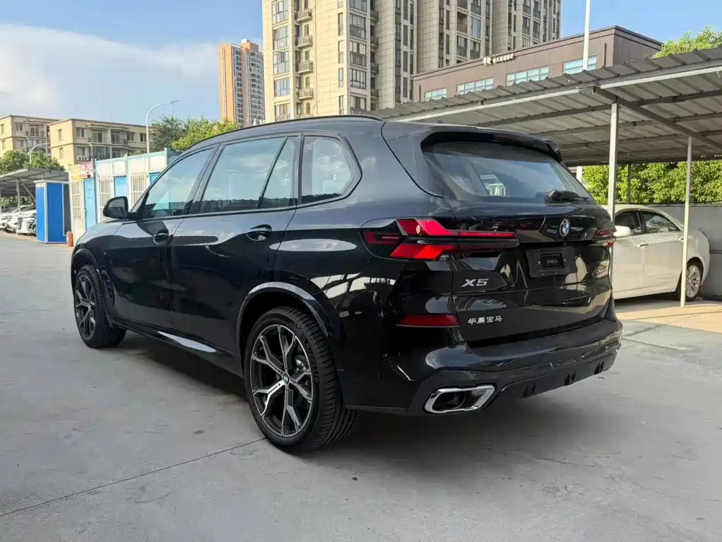 BMW X5 2026 2026 Facelift xDrive 30Li Exclusive M Sport Shadowline Package