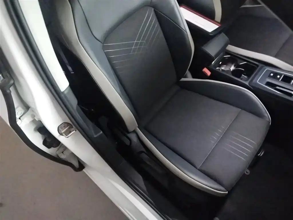 Volkswagen Golf 2023 Facelift 280TSI DSG Pro фото 25