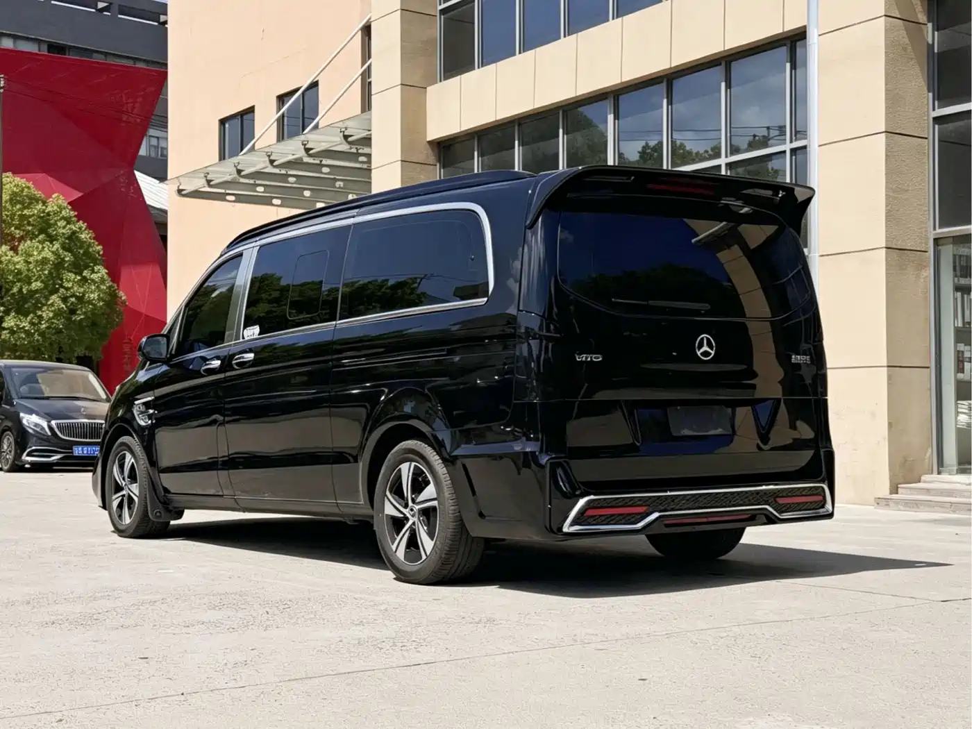 Mercedes-Benz Vito 2024 2.0T Business 7-Seater фото 4