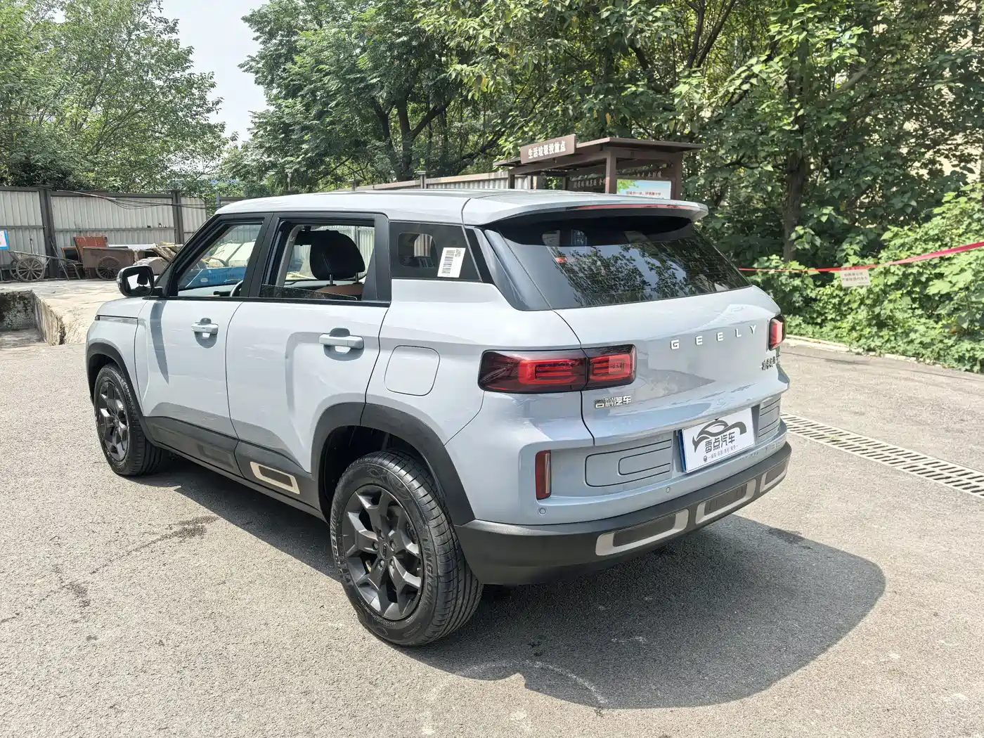 Фото 9 - Geely ICON
