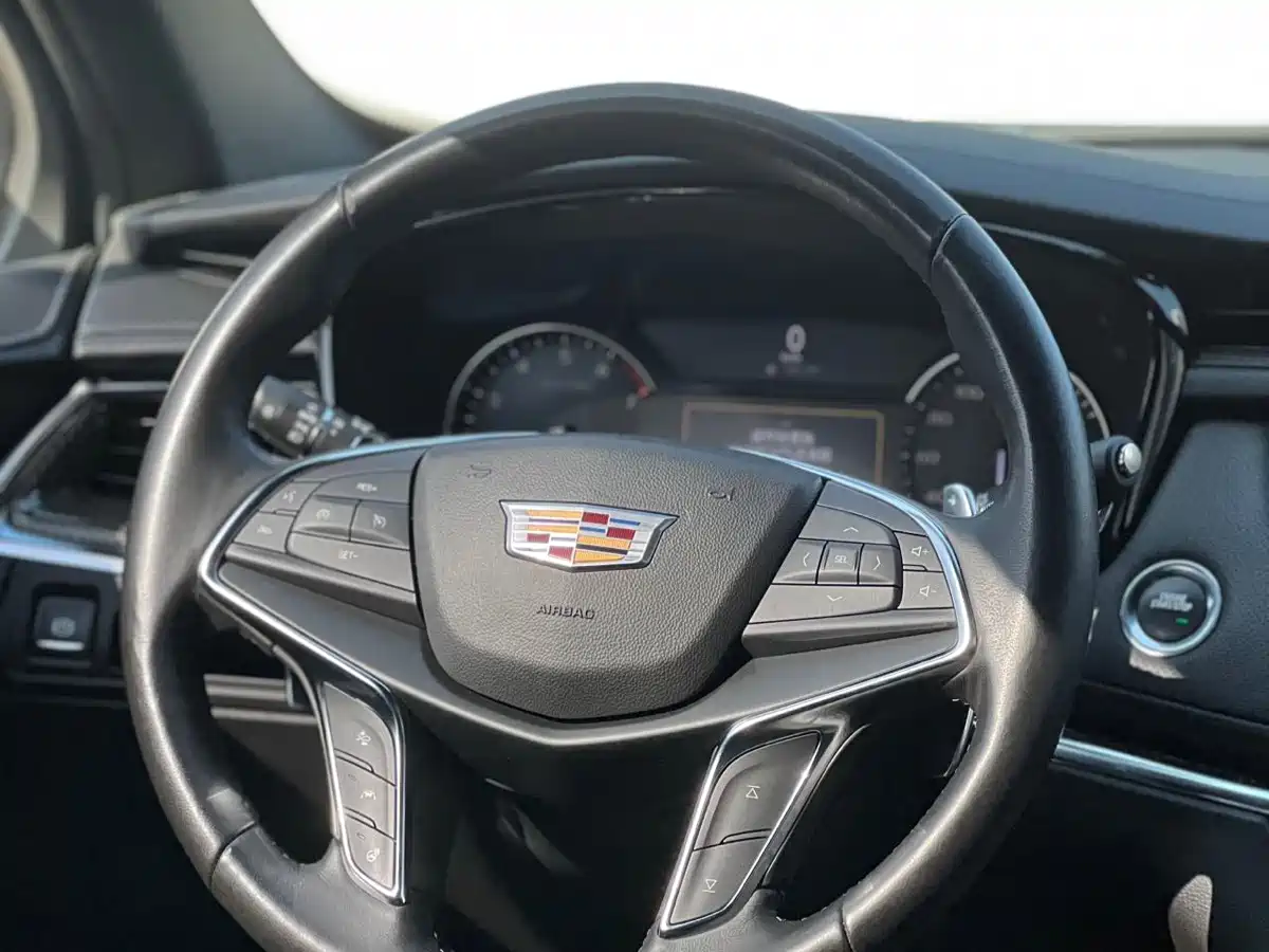 CADILLAC XT5