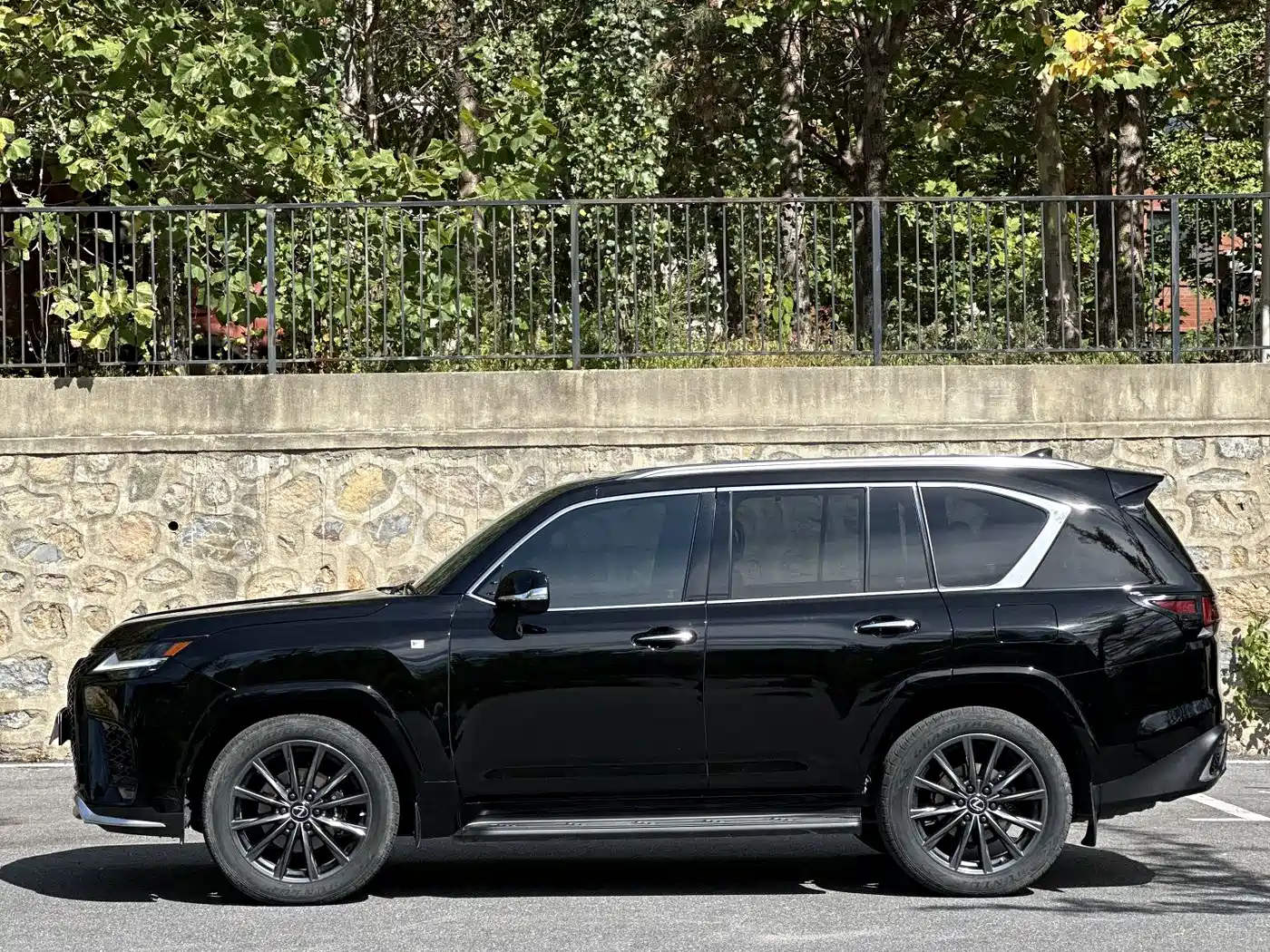 Фото 5 - Lexus LX