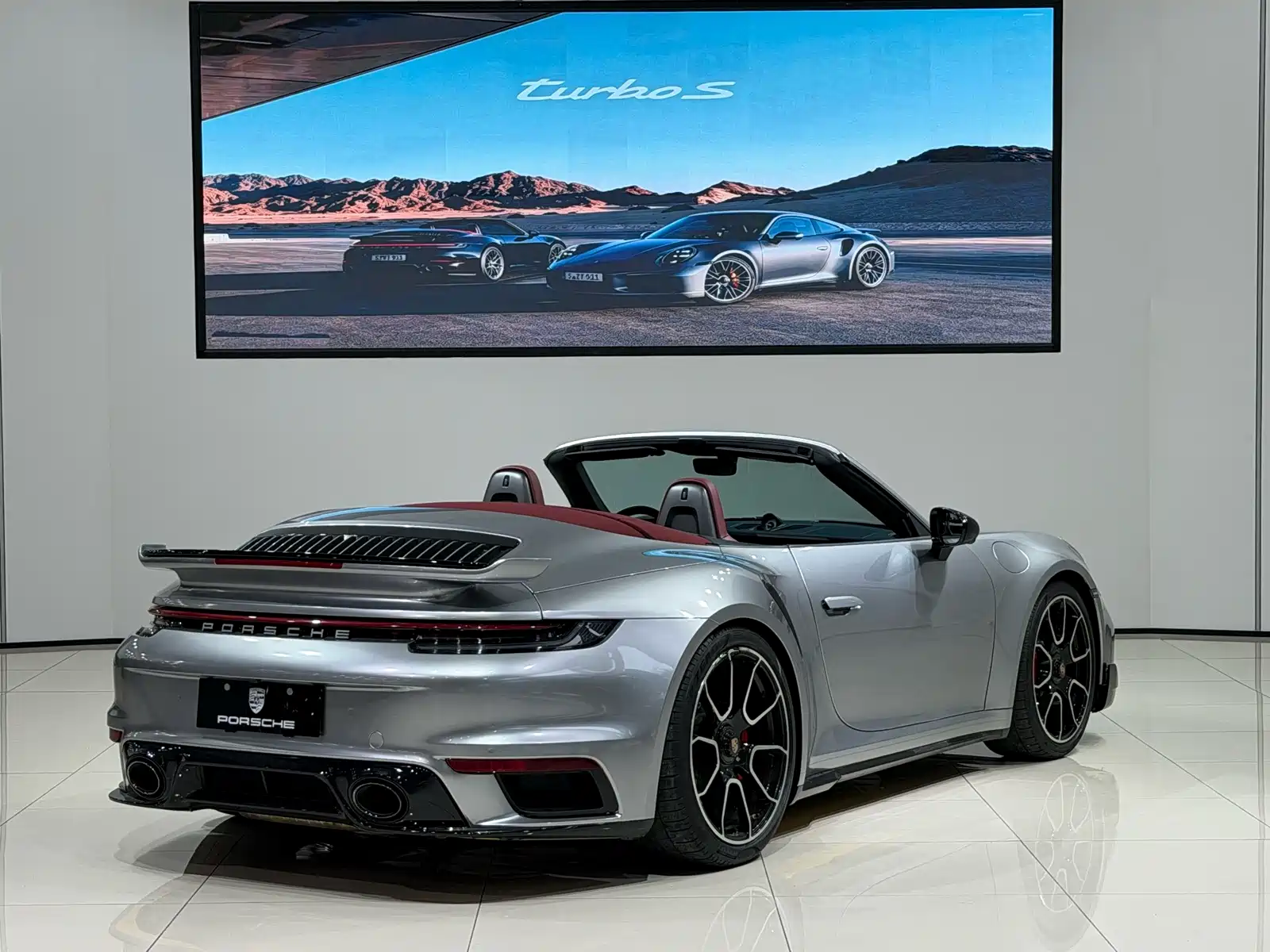 Photo 4 - Porsche 911