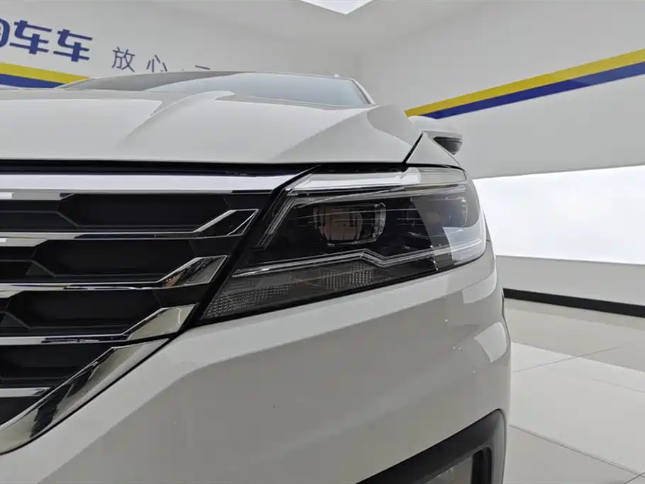 Фото 5 - Volkswagen Lavida