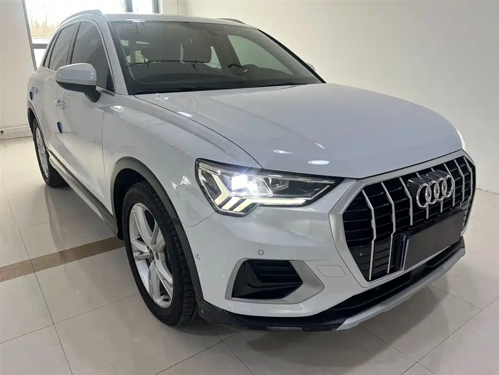 Audi Q3 2021 35 TFSI Fashion Elegance фото 3