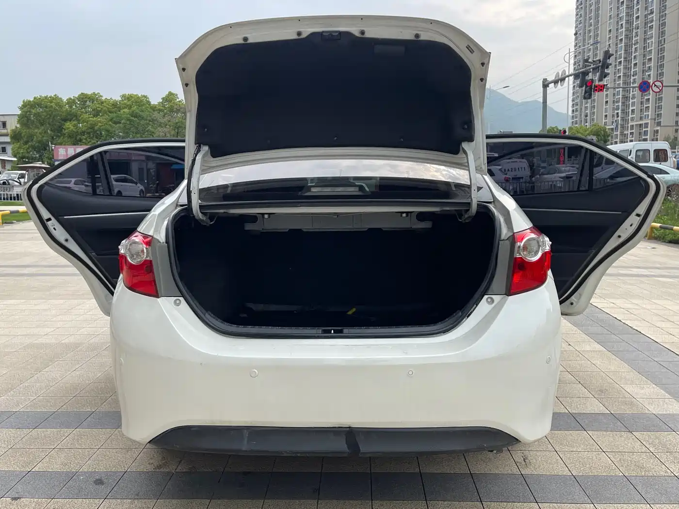 Toyota Levin 2016 1.6G CVT Elite Edition фото 14